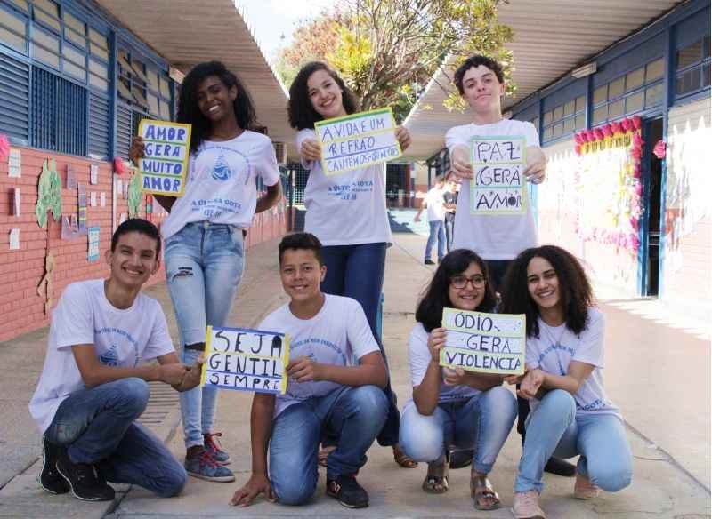 Isadora, Anna Clara, Matheus (ao fundo), Eliton, Pedro Henrique, Maria Eduarda e Raquel (à frente) | Foto: Marilia Lima/Esp. CB/D.A Press