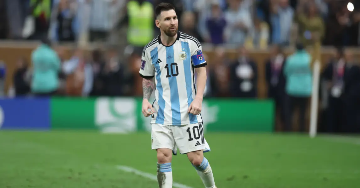Messi em ação pela Seleção Argentina, que vai entrar em campo contra a Venezuela nesta quinta-feira (04)