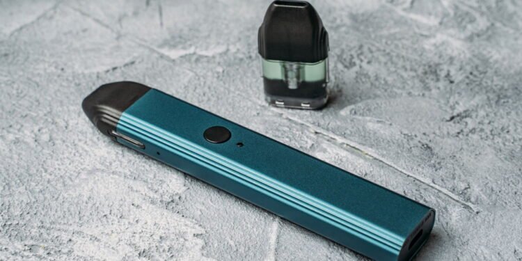 Disfarçados de modernos, os cigarros eletrônicos escondem riscos que a ciência ainda está tentando entender - depositphotos.com / DedMityay