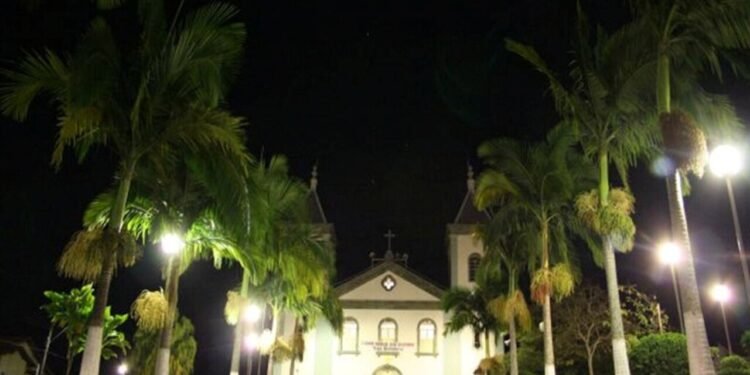 Igreja matriz de Santo Antônio, em Lagoa Dourada, MG - Wikimedia Commons/Thamires Buzati de Resende