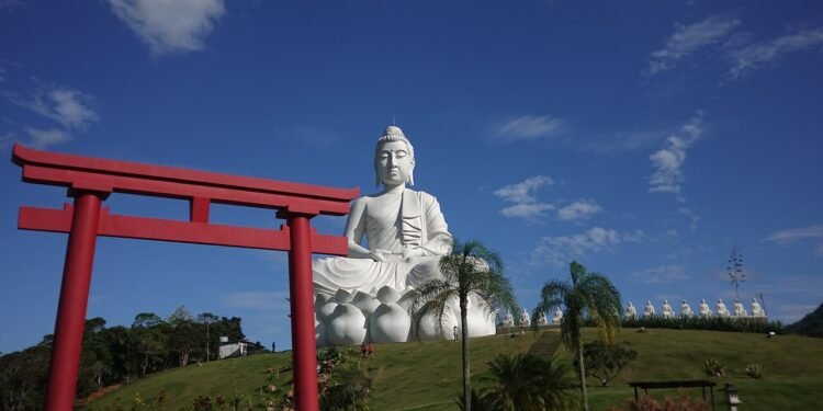 Estátua de Buda em Ibiraçu - wikimedia commons/Rômulo Gama Ferreira