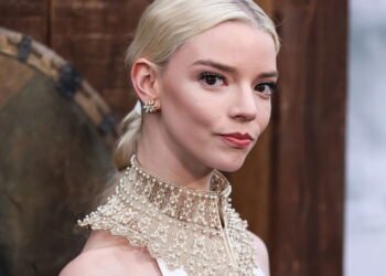 Atriz é apontada como a mulher mais bela do mundo