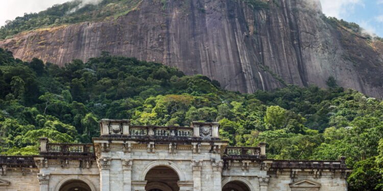 Escola de Artes Visuais do Rio de Janeiro, no Jardim Botânico - depositphotos.com / xura