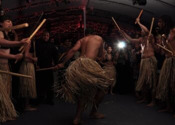 Maculelê: Uma dança afro-brasileira dinâmica