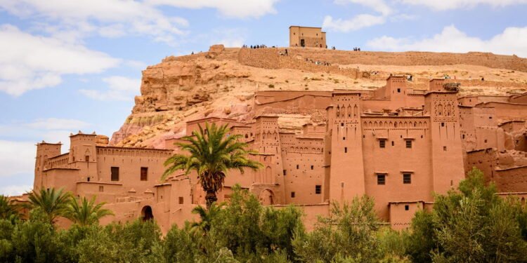 Foto panorâmica de Ait Benhaddou, Marrocos - depositphotos.com / DeyanD