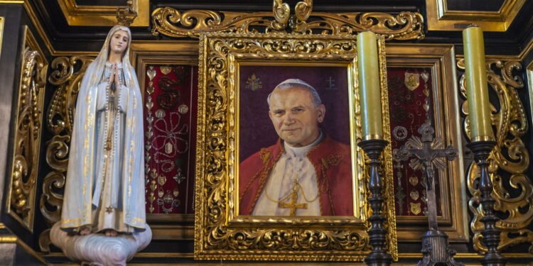 Papa João Paulo II revelou o terceiro segredo de Fátima - depositphotos.com / J2R