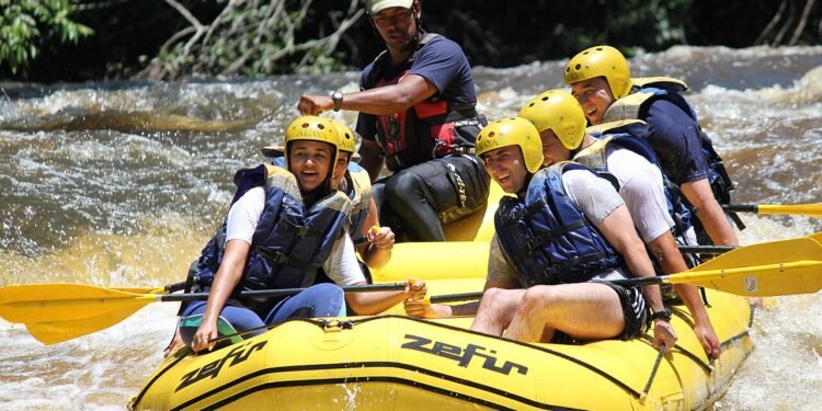 Rafting em Brotas, Brasil - Wikimedia Commons/CivArmy