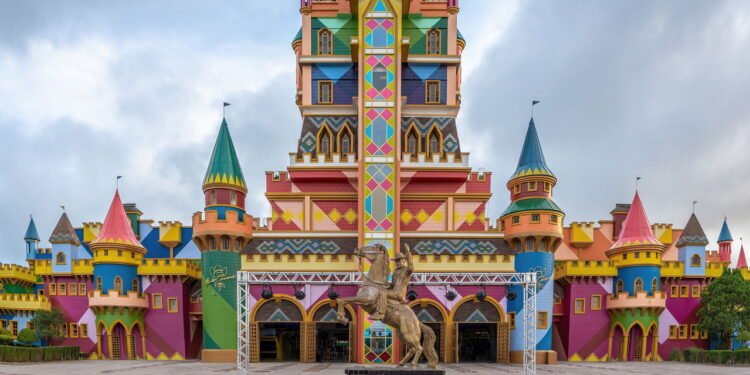 Entrada do Parque Beto Carrero World - depositphotos.com / diegograndi