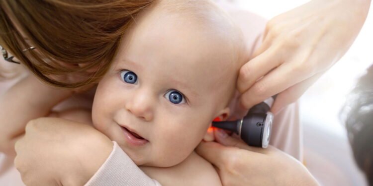 Saiba como proteger o seu bebê da dor de ouvido - depositphotos.com / gorlovkv