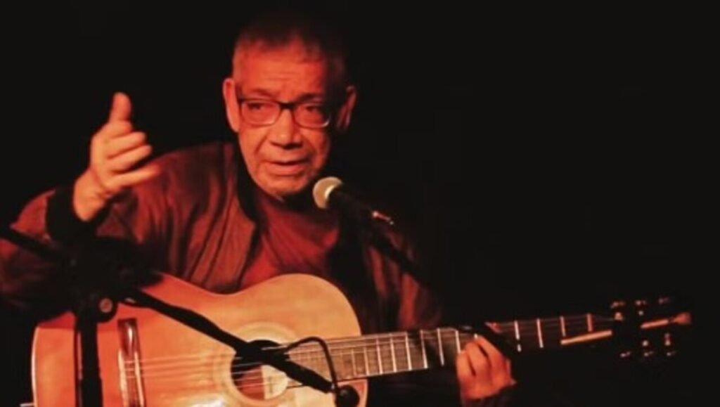 O guitarrista e violonista Hélio Delmiro