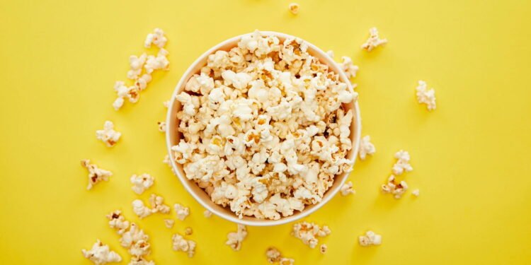 Doce ou salgada, a pipoca conquista corações - depositphotos.com / AntonMatyukha