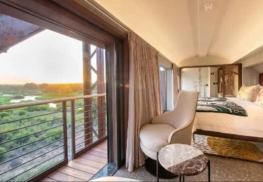 Hotel em trem na África do Sul tem quartos com vista para a savana
