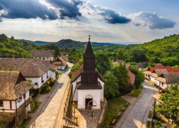 Essa vila medieval na Hungria é patrimônio da Unesco