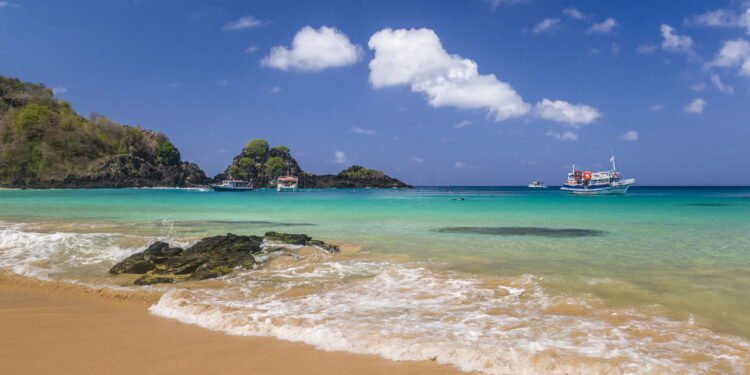 Baía do Sancho, Fernando de Noronha - depositphotos.com / contato@caciomurilo.com.br