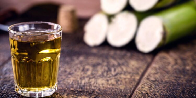 Cachaça brasileira no topo - depositphotos.com / robertohunger