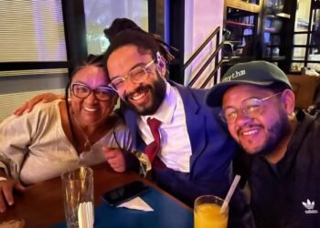 Dona Jacira com os filhos