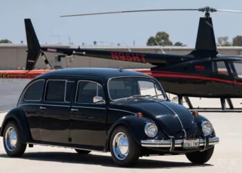 Você já viu um fusca limusine? Raridade vai a leilão nos EUA