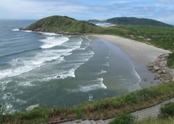 Ilha do Mel: O destino paranaense que une ecoturismo e cultura