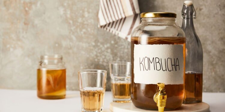 Kombucha - depositphotos.com / AntonMatyukha