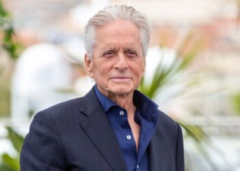 Ator renomado de Hollywood anuncia aposentadoria aos 80 anos