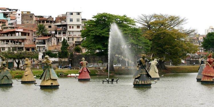 Orixás do Dique do Tororó - Wikimedia Commons/Pierre André Leclercq