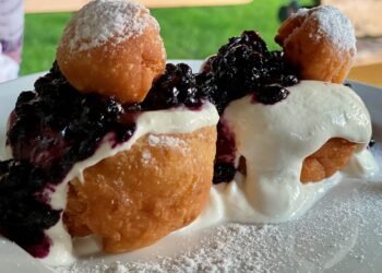 Conheça a tradicional sobremesa romena que conquista pelo sabor