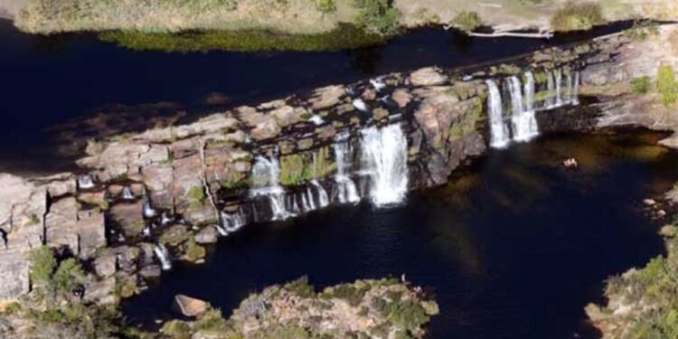 Parque Nacional da Serra do Cipó e as pedras que cantam - Wikimedia Commons/paccelli