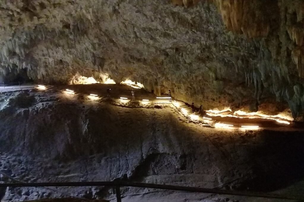 Caverna de Tham Luang Nang Non