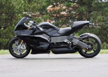 A moto que ruge como um helicóptero: conheça a supermáquina de 420 cavalos