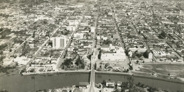 Foto aérea antiga de São Leopoldo - Wikimedia Commons/Arquivo Nacional