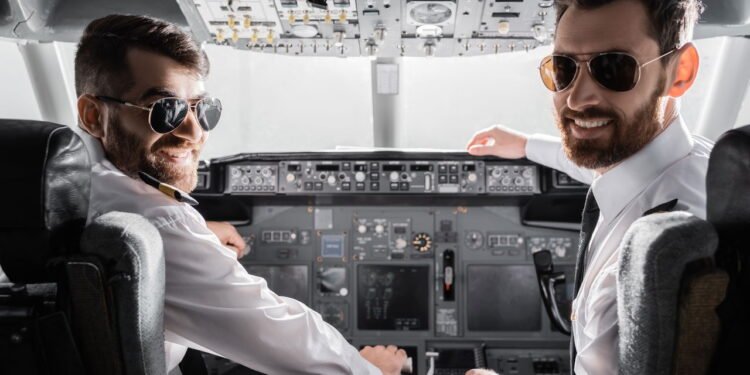 É preciso muita dedicação e estudo para se tornar um piloto de avião - depositphotos.com / HayDmitriy