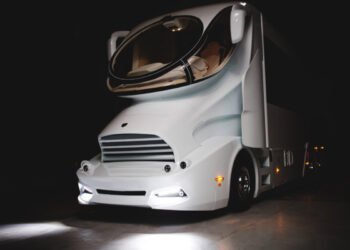Motorhome mais luxuoso do mundo custa mais do que mansão de alto padrão