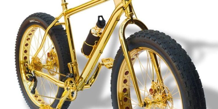 A bicicleta The House of Solid Gold 24K Gold Extreme Mountain Bike - Divulgação