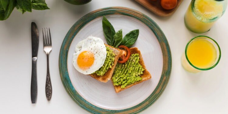 Café da manhã é considerado como a refeição mais importante do seu dia - depositphotos.com / AntonMatyukha