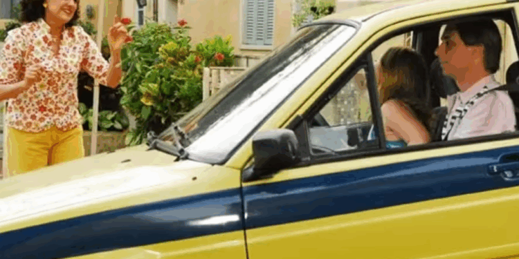 Volkswagen Santana, táxi de Agostinho Carrara, fez sucesso na série A Grande Família — Reprodução/TV Globo