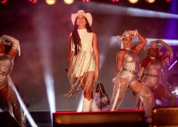 Conheça o mais novo fenômeno do mundo sertanejo: a jovem Ana Castela