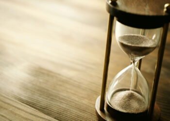 Ampulheta: um objeto milenar que permanece na decoração moderna