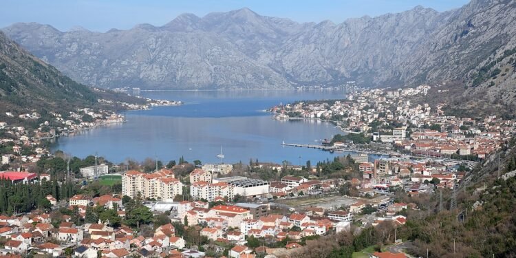 Baía de Kotor, em Montenegro