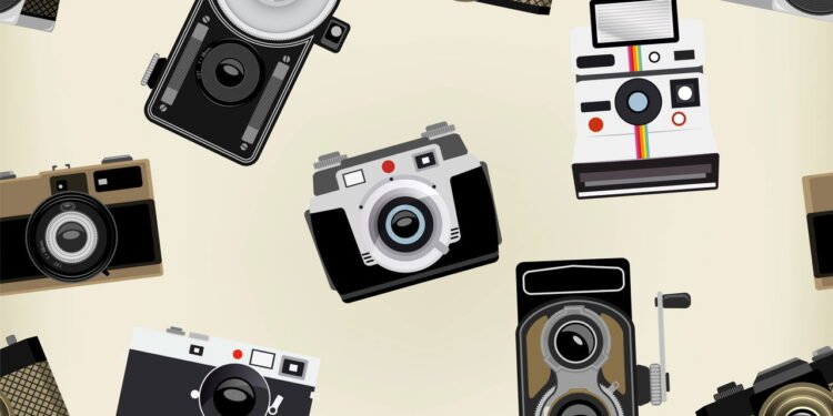 Câmeras digitais estão novamente em alta entre os jovens - depositphotos.com / melindula