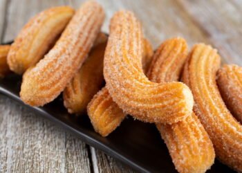 Churros caseiro: Receita e dicas para um doce perfeito