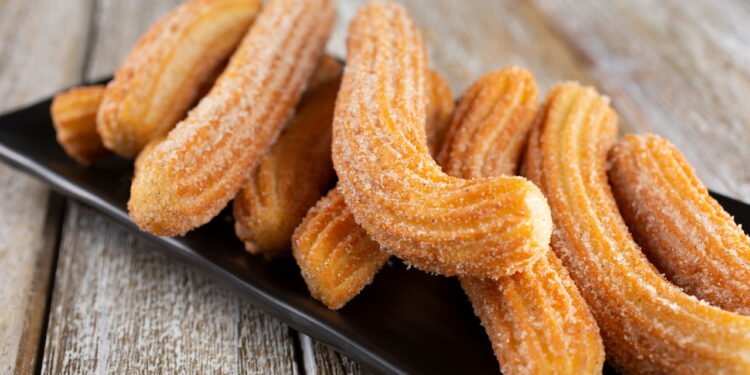 Você pode fazer churros deliciosos em casa - depositphotos.com / PBT