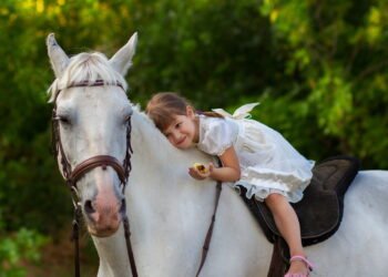 A equoterapia promove ganhos físicos, cognitivos e emocionais