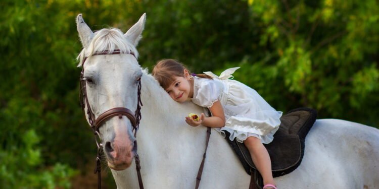 A equoterapia promove ganhos físicos, cognitivos e emocionais