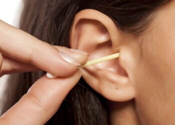 Siga estas dicas para limpar os ouvidos de forma segura