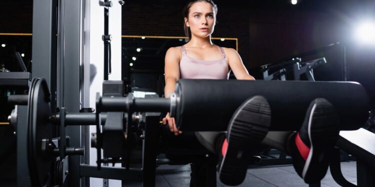 A musculação é uma ótima aliada para o emagrecimento e ganho de massa corporal - depositphotos.com / HayDmitriy