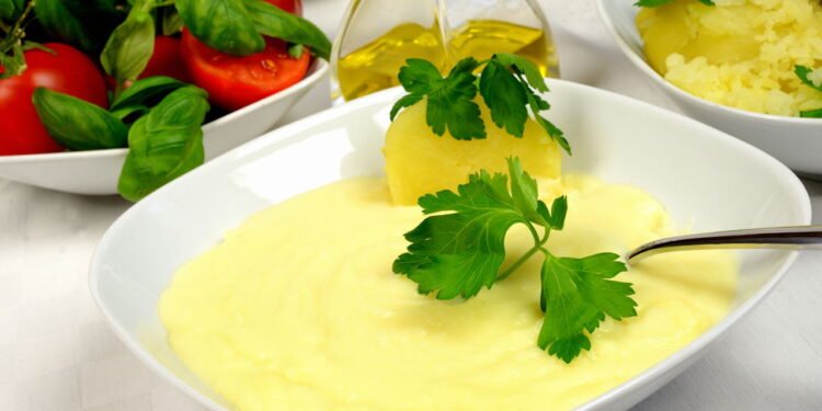 Purê de batata está presente no dia a dia de muitos lares brasileiros - depositphotos.com / jacklondon