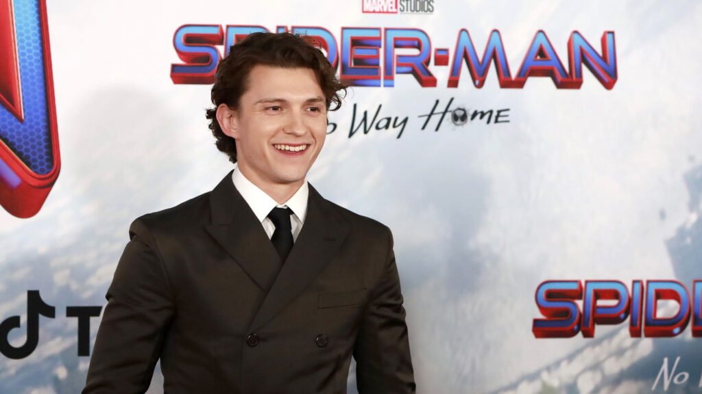 Tom Holland como Homem-Aranha