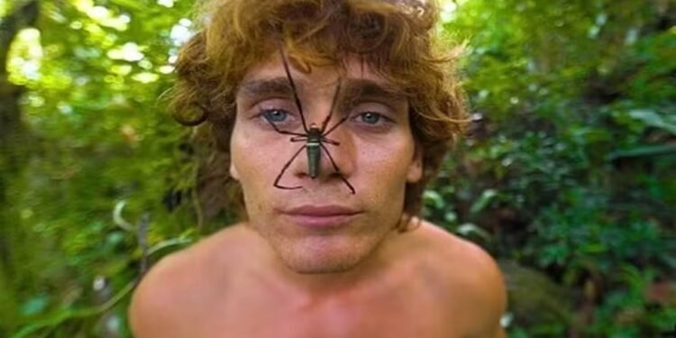 Mika Etowski, o “Tarzan da vida real”, em sua rotina na selva do Sri Lanka