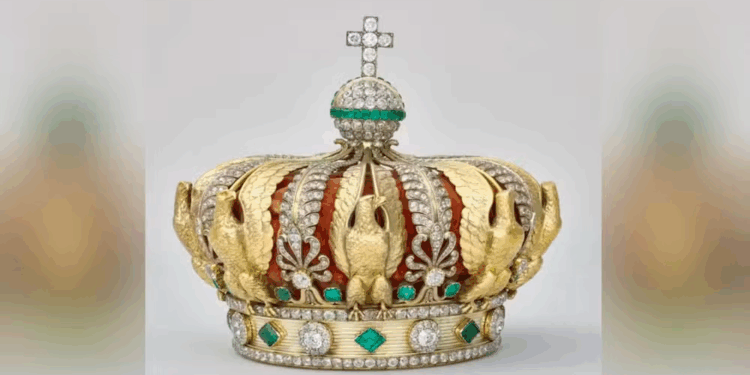 Coroa roubada no Louvre