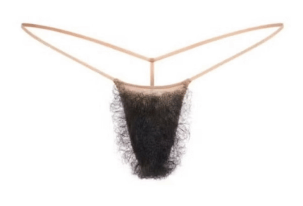 Calcinha com pêlos sintéticos